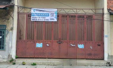 Rumah Usaha di Jalan Raya Krembangan Barat Surabaya