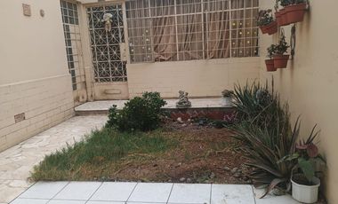 Casa en Venta en Los Cipreses Lima