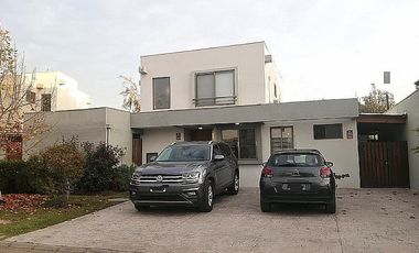 Casa en Venta en VENTA CASA CONDOMINIO LOS NOGALES STA ELENA- CHICUREO