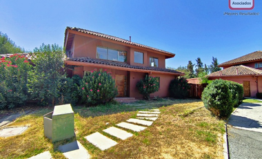 Amplio terreno! casa con comodos ambientes