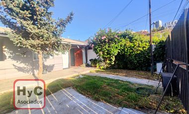 Hermosa casa en centro de Reñaca; Cuidad y descanso.