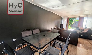 Hermosa casa en centro de Reñaca; Cuidad y descanso.