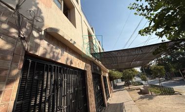 Casa en Venta en ARZOBISPO VALDIVIESO