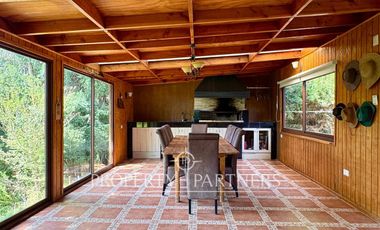 Parcela con casa y piscina en Patagual