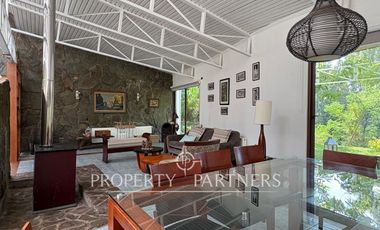 Parcela con casa y piscina en Patagual