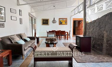 Parcela con casa y piscina en Patagual