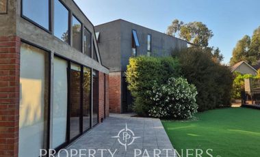 Espectacular casa en arriendo - año corrido