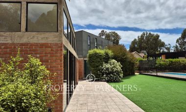 Espectacular casa en arriendo - año corrido