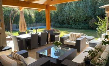 Casa en muy buen estado en el plano de Santa María de Manquehue