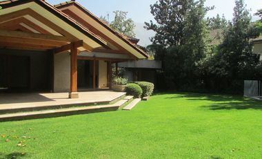 Casa en muy buen estado en el plano de Santa María de Manquehue