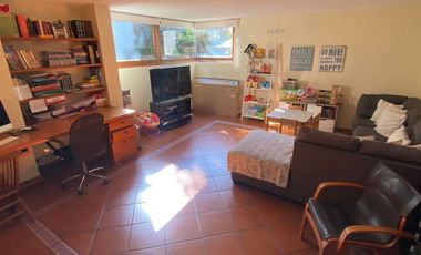 Casa en muy buen estado en el plano de Santa María de Manquehue