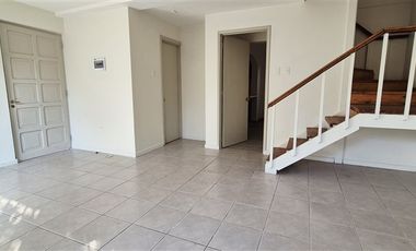 Casa en Venta en Mall Plaza Los Domínicos- Metro Los Domínicos