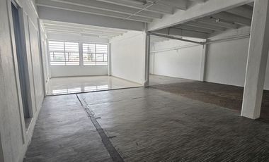 Bodega de 220m2 en condominio por Palacio de los Deportes