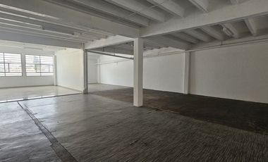 Bodega de 220m2 en condominio por Palacio de los Deportes