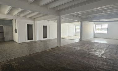 Bodega de 220m2 en condominio por Palacio de los Deportes