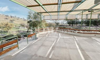 VENTA. Crédito directo. Hermosa casa moderna en parcela. 6D, 6B. Cancha de tenis.