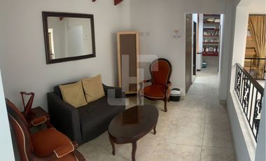 VENDO HOSTAL EN EL CENTRO (AMOBLADO)