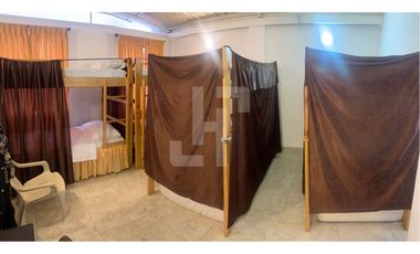 VENDO HOSTAL EN EL CENTRO (AMOBLADO)