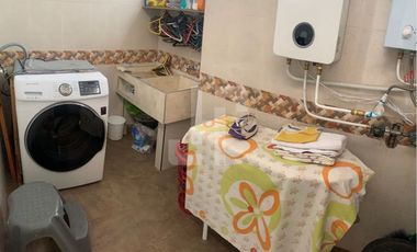 VENDO HOSTAL EN EL CENTRO (AMOBLADO)