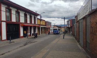 CASA LOTE EN VENTA – GRAN POTENCIAL DE DESARROLLO EN ZIPAQUIRÁ