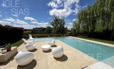 Casa en venta y alquiler al lago, El Golf, Nordelta