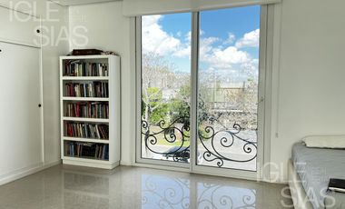 Casa en venta y alquiler al lago, El Golf, Nordelta