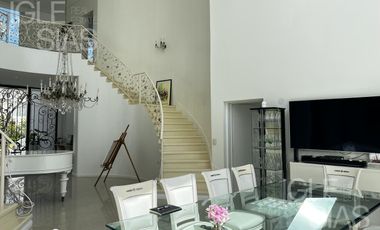 Casa en venta y alquiler al lago, El Golf, Nordelta