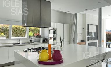 Casa en venta y alquiler al lago, El Golf, Nordelta