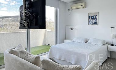 Casa en venta y alquiler al lago, El Golf, Nordelta