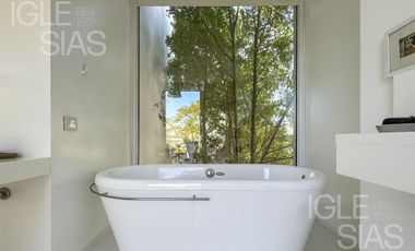 Casa en venta y alquiler al lago, El Golf, Nordelta