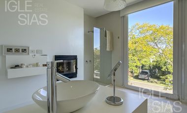 Casa en venta y alquiler al lago, El Golf, Nordelta