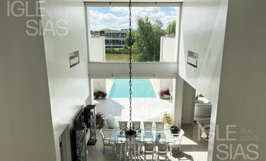 Casa en venta y alquiler al lago, El Golf, Nordelta