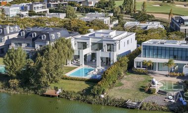 Casa en venta y alquiler al lago, El Golf, Nordelta