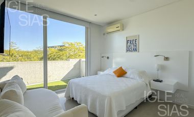 Casa en venta y alquiler al lago, El Golf, Nordelta