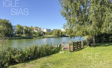 Casa en venta y alquiler al lago, El Golf, Nordelta