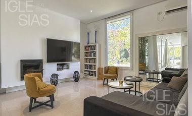 Casa en venta y alquiler al lago, El Golf, Nordelta