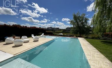 Casa en venta y alquiler al lago, El Golf, Nordelta