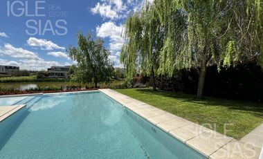 Casa en venta y alquiler al lago, El Golf, Nordelta