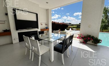 Casa en venta y alquiler al lago, El Golf, Nordelta