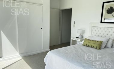 Casa en venta y alquiler al lago, El Golf, Nordelta