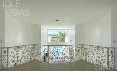 Casa en venta y alquiler al lago, El Golf, Nordelta