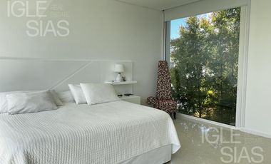 Casa en venta y alquiler al lago, El Golf, Nordelta