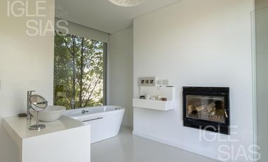 Casa en venta y alquiler al lago, El Golf, Nordelta