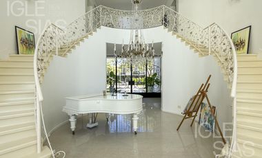 Casa en venta y alquiler al lago, El Golf, Nordelta