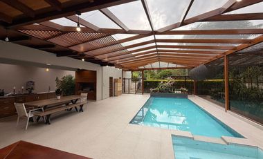 En Venta Casa de Lujo Sector Las Orquídeas