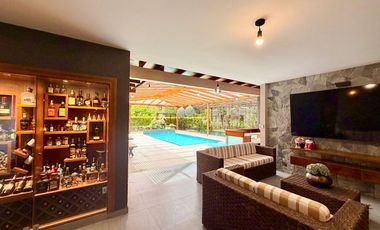 En Venta Casa de Lujo Sector Las Orquídeas