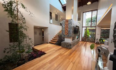 En Venta Casa de Lujo Sector Las Orquídeas