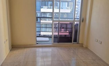 OFICINA EN PLENO CENTRO DE LOMAS 3 C/EST CON BALCON