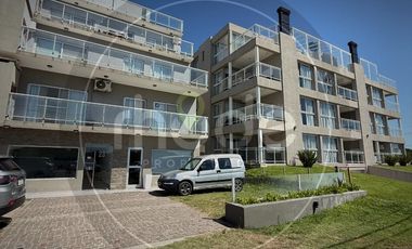 Av. Costanera entre Av. 1 y Av. 2 23 - Departamento frente al mar en Costa del Este