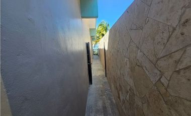 CASA FRENTE AL MAR EN CHUBURNA PUERTO